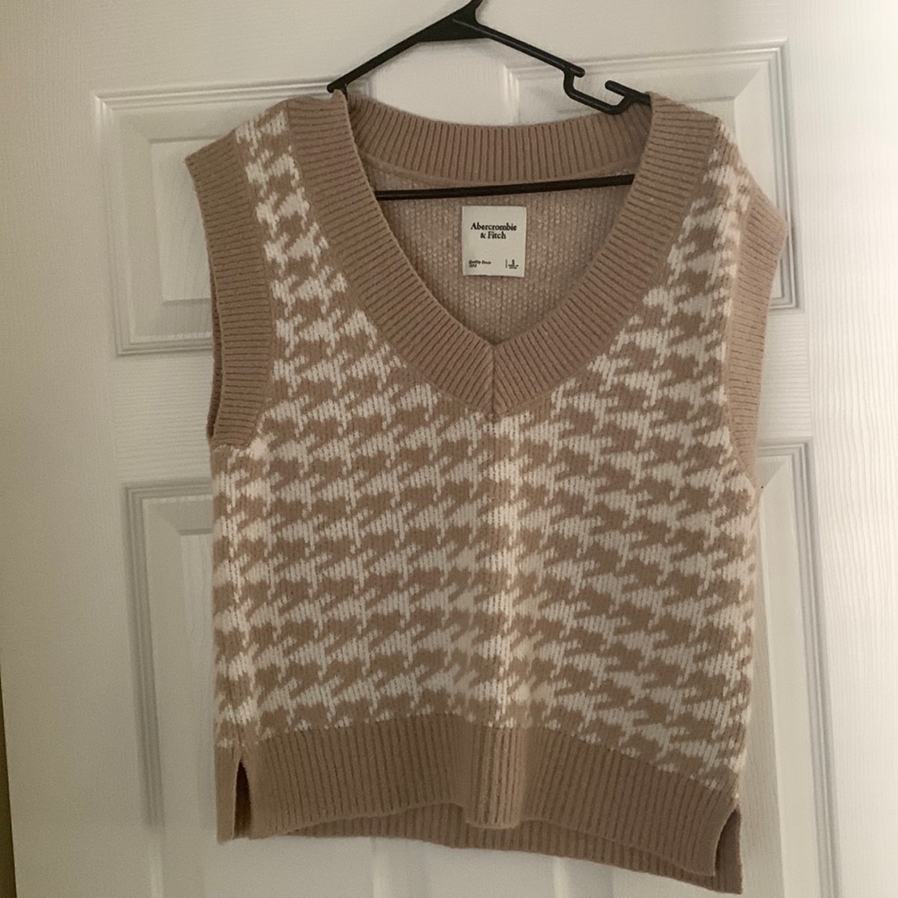 Abercrombie & Fitch sweater vest, size small.